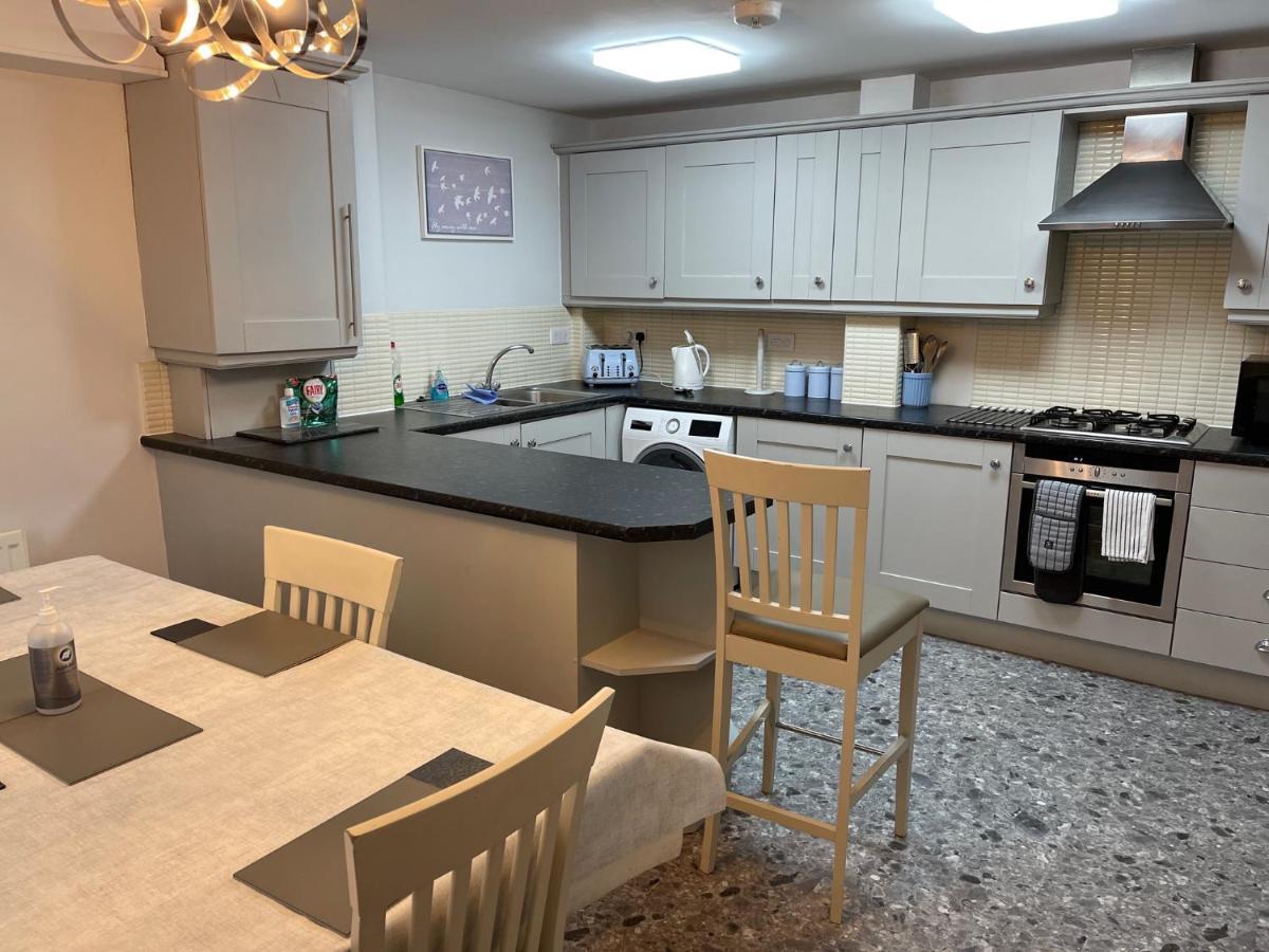 The Beeches - Serviced Duplex Apartment เชฟฟิลด์ ภายนอก รูปภาพ