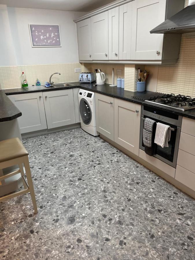 The Beeches - Serviced Duplex Apartment เชฟฟิลด์ ภายนอก รูปภาพ