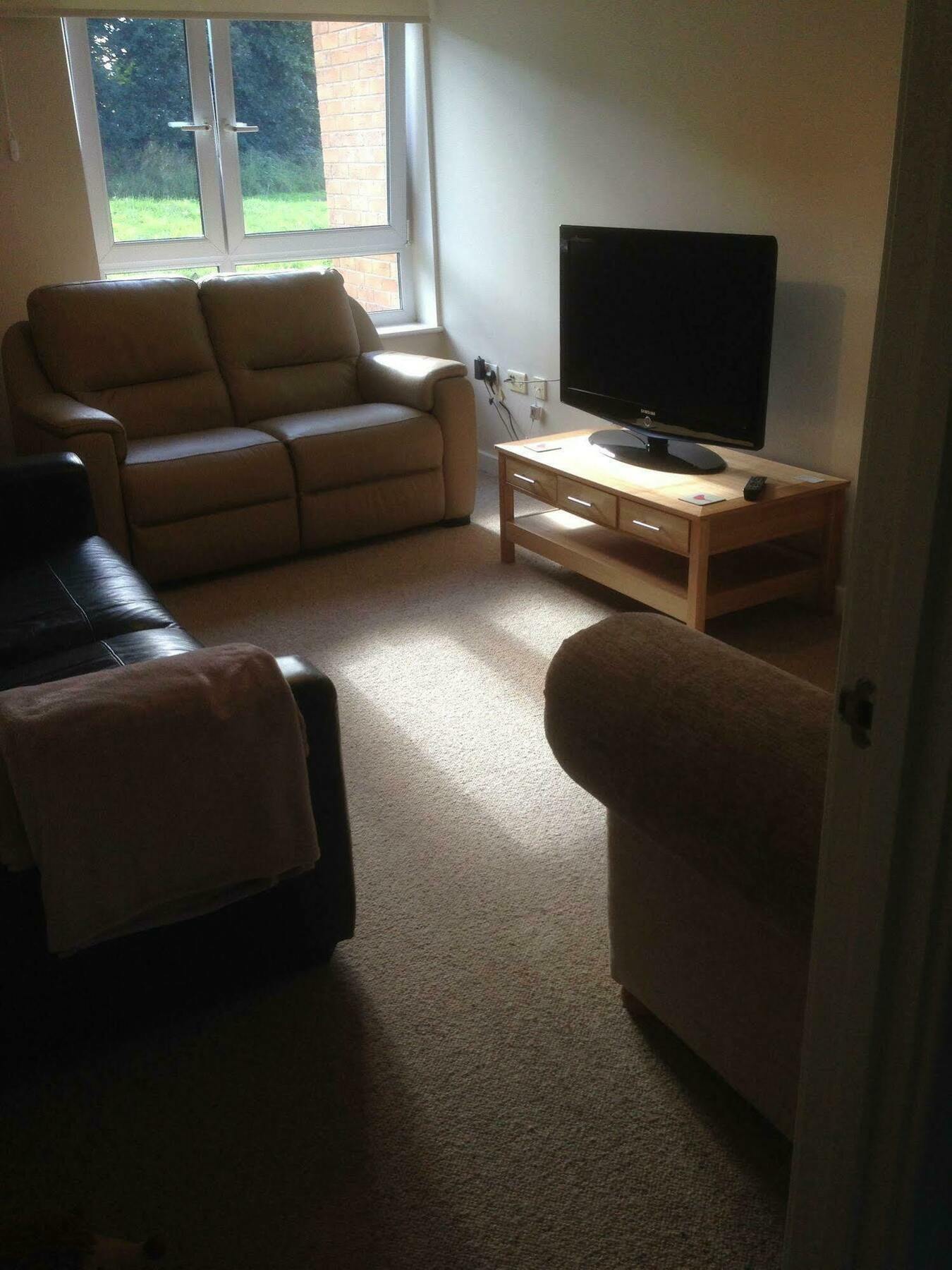 The Beeches - Serviced Duplex Apartment เชฟฟิลด์ ภายนอก รูปภาพ