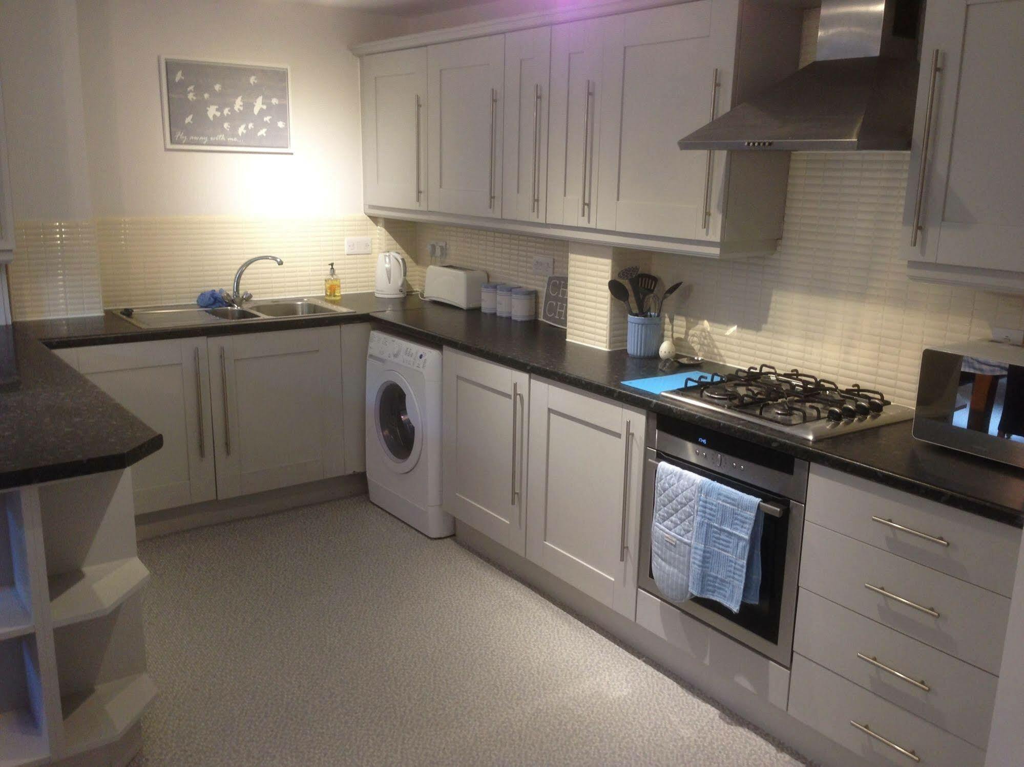 The Beeches - Serviced Duplex Apartment เชฟฟิลด์ ภายนอก รูปภาพ